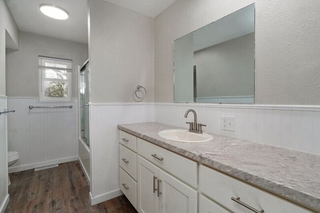 Building Photo - 1920 S Mayfair Ave