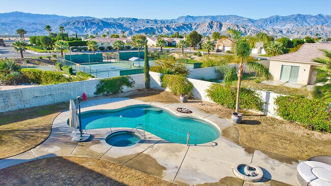 Building Photo - 5 Curie Ct