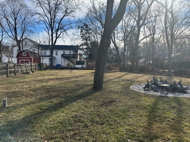 Building Photo - 336 Greenwich St