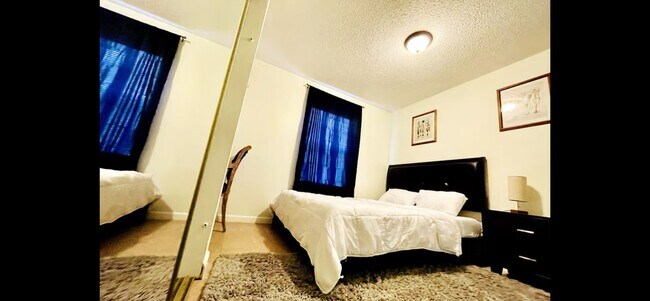 Building Photo - Cozy Smart 3BR 2 Bath House in Sarasota