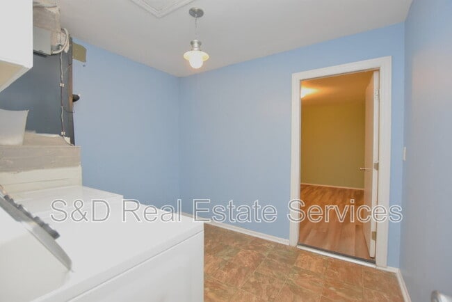 Building Photo - 8212 Riverboat Dr