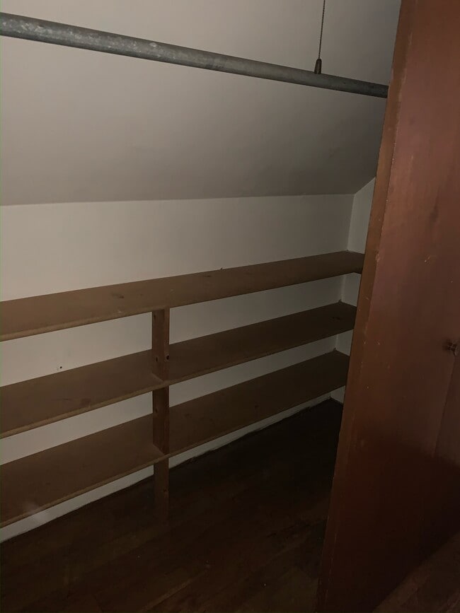 Building Photo - 1629 Kingston Rd