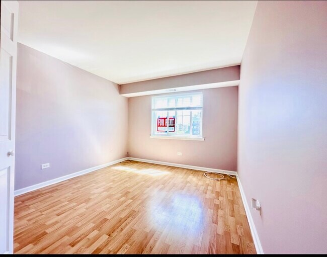 Building Photo - 1609 N Windsor Dr