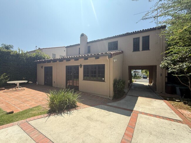 Building Photo - 2935 Monterey Rd