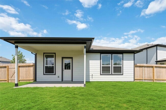 Building Photo - 24649 Cascade Haven Rd