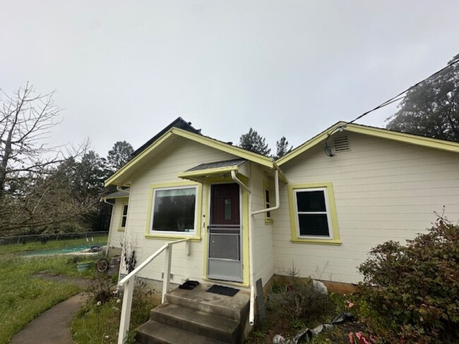 Primary Photo - Wonderful Empire Grade Home