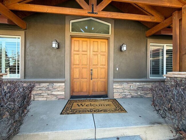 Building Photo - 1199 Manzanita Ln