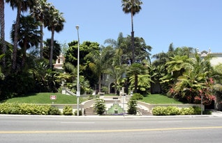 Building Photo - 8491 Fountain Ave