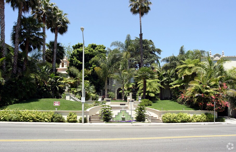 Primary Photo - 8491 Fountain Ave