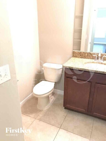 Building Photo - 1904 Hawks View Dr