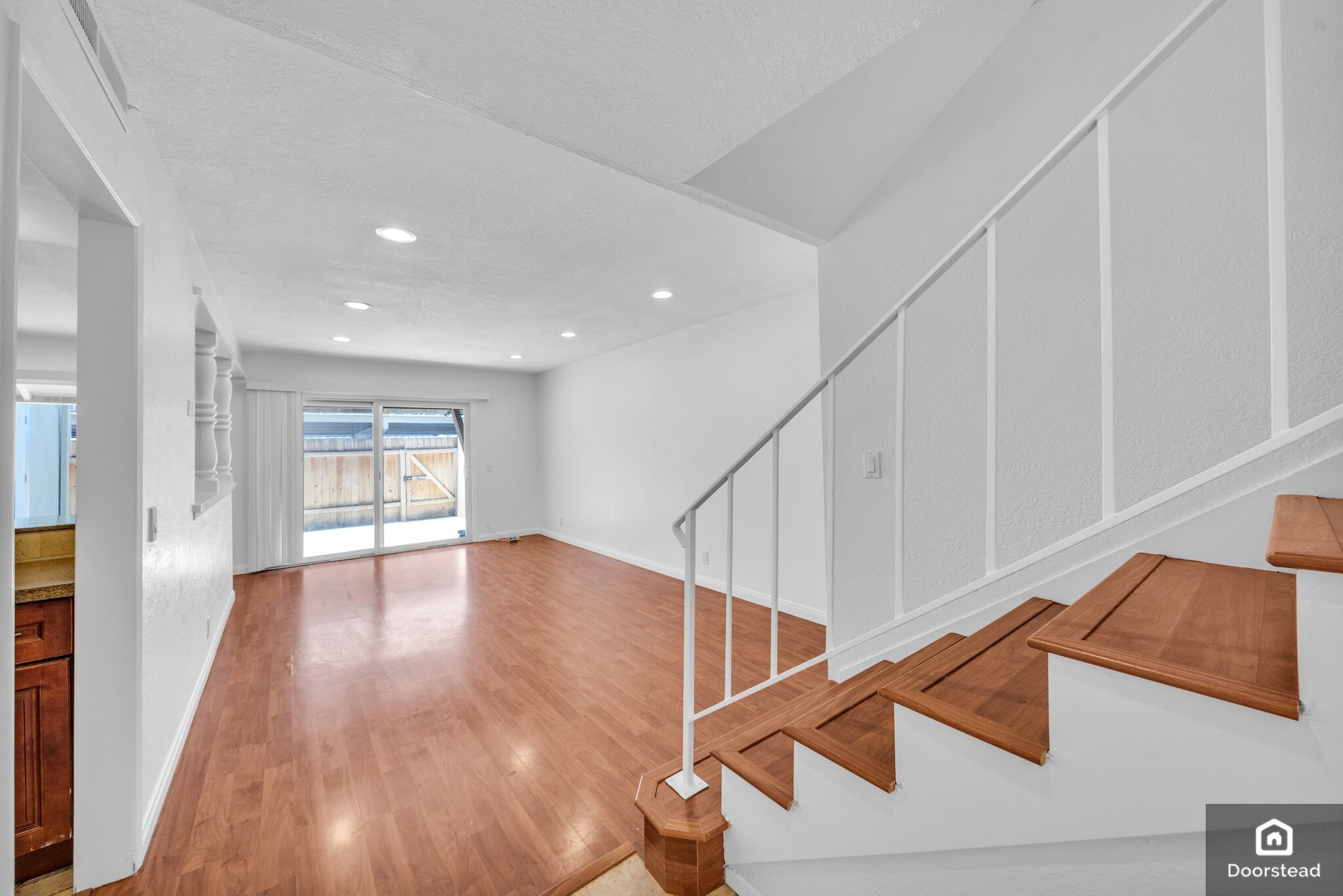 Building Photo - 4739 Larwin Ave
