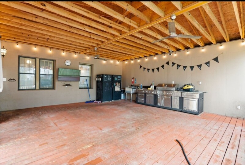 Building Photo - 1204 McGavock Pk