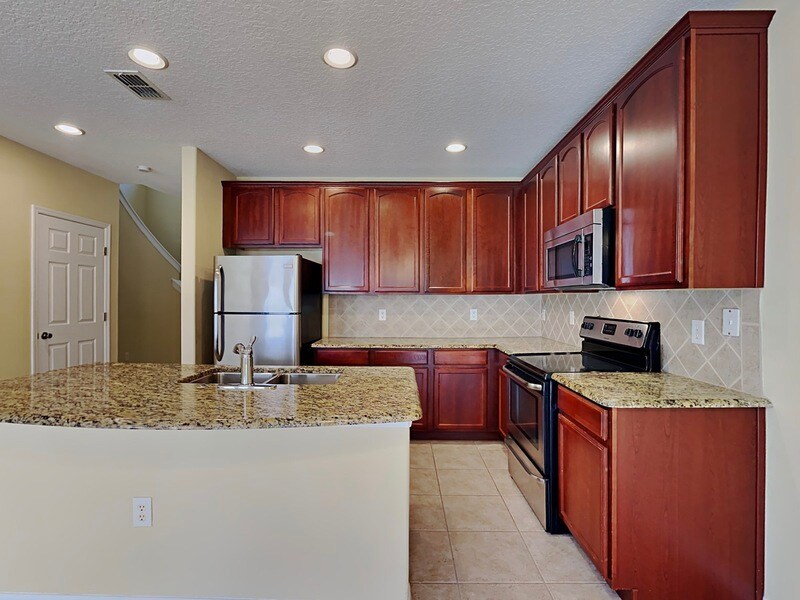 Building Photo - 3320 Windsor Lake Cir