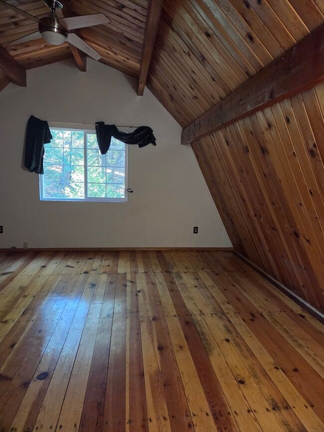 Building Photo - Charming 3-Bed, 2-Bath Home in Peaceful Tw...