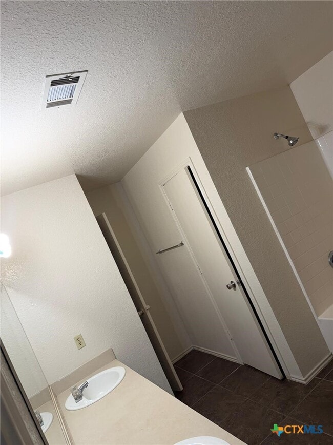 Building Photo - 4212 Embers Dr