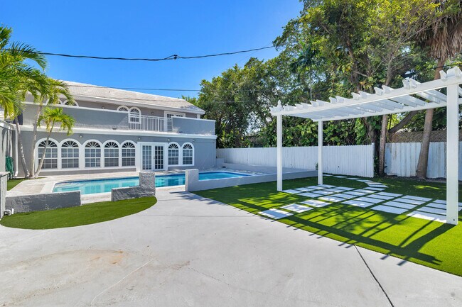 Building Photo - 3517 N Flagler Dr