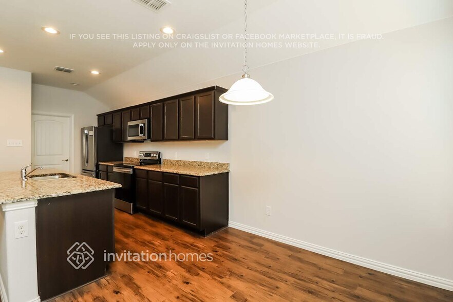 Building Photo - 9016 Curacao Dr