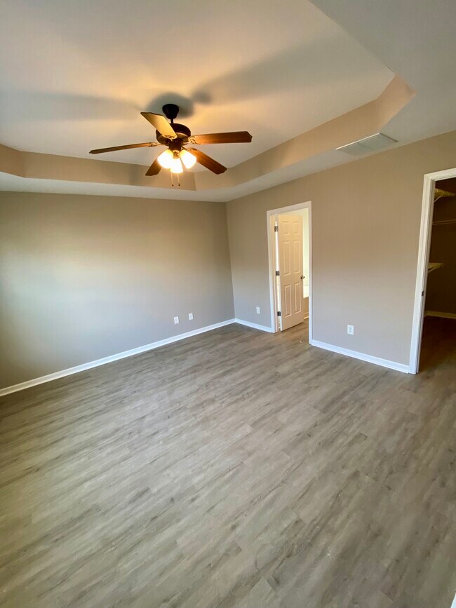 Primary bedroom - 105 Burr Dr
