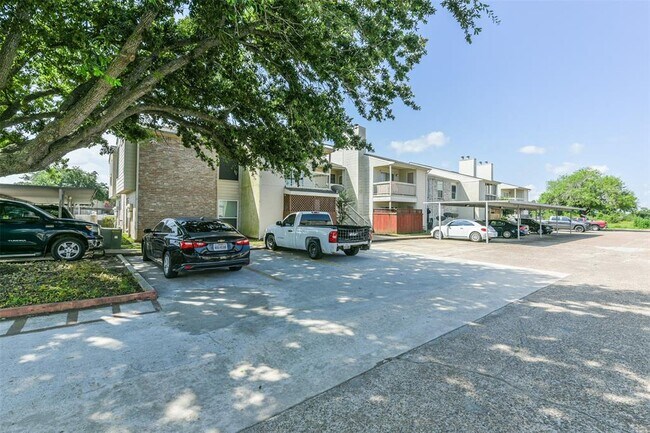 Building Photo - 7600 Emmett F Lowry Expy