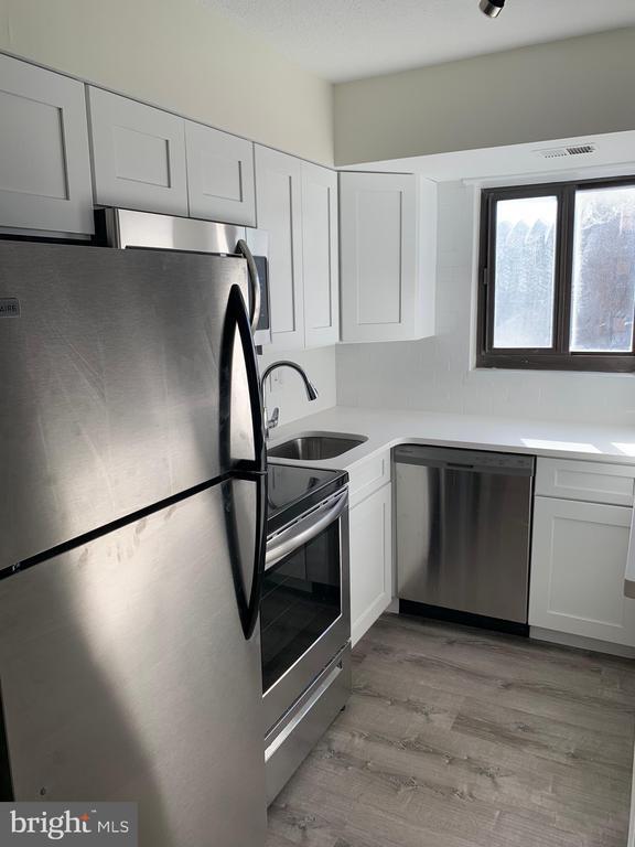 Building Photo - 1420 Locust St