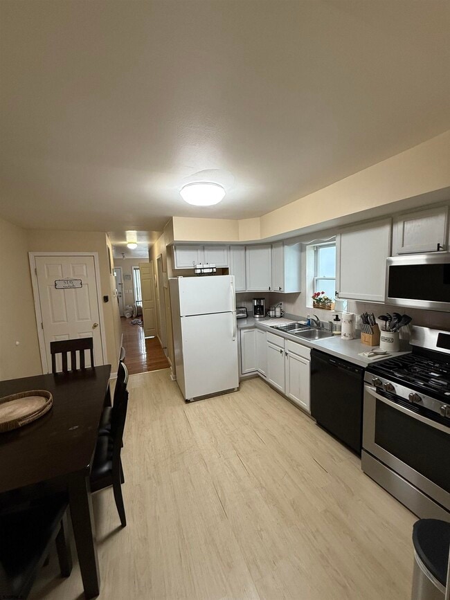 Building Photo - 43 N Trenton Ave