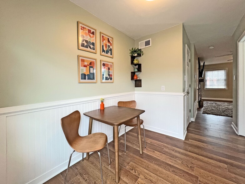 Quaint but spacious dining area for two - 160 17th Street Pl NW