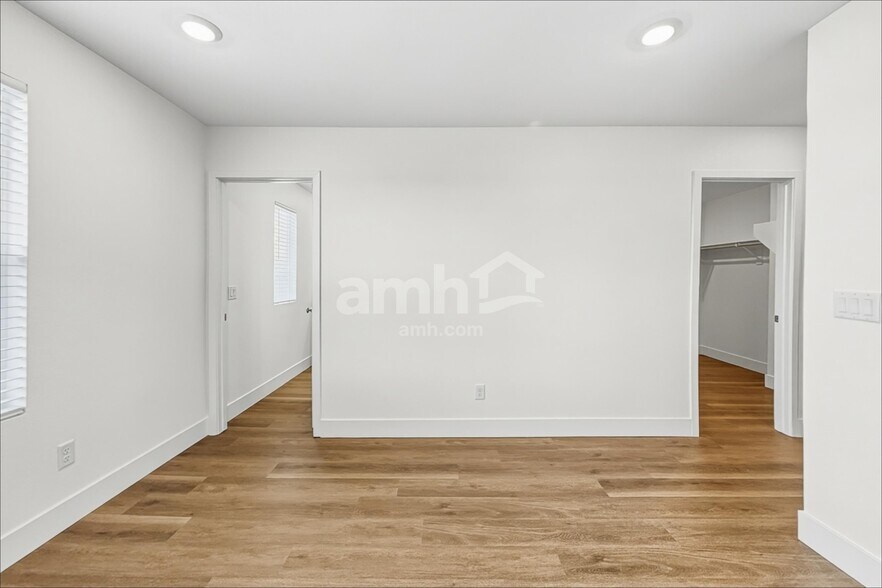 Building Photo - 9178 Sierra Point Court