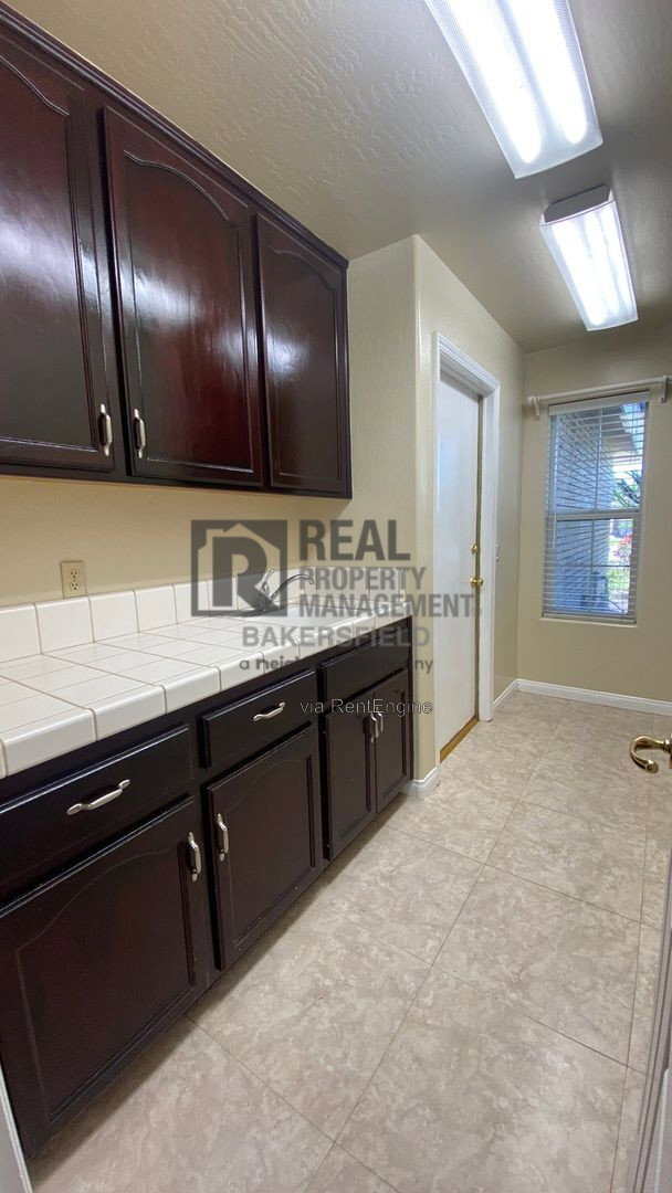 Building Photo - 10916 Stony Point Dr