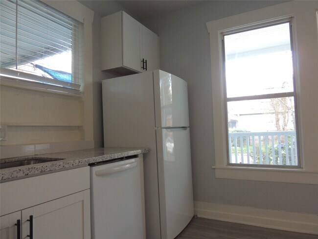 Building Photo - 3701 Bradley St