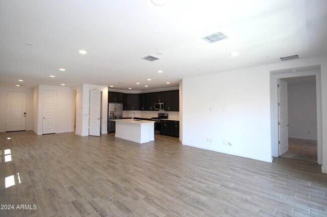 Building Photo - 1649 W la Mirada Dr