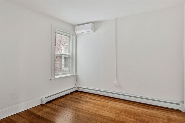 Building Photo - 864 Huntington Ave