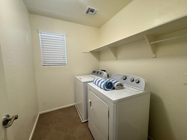 Building Photo - 4 BEDROOM HOME IN COLDWATER RANCH