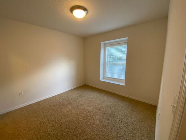 Building Photo - AVALON PARK EAST ORLANDO-$500 OFF THE FIRST MONTH'S RENT