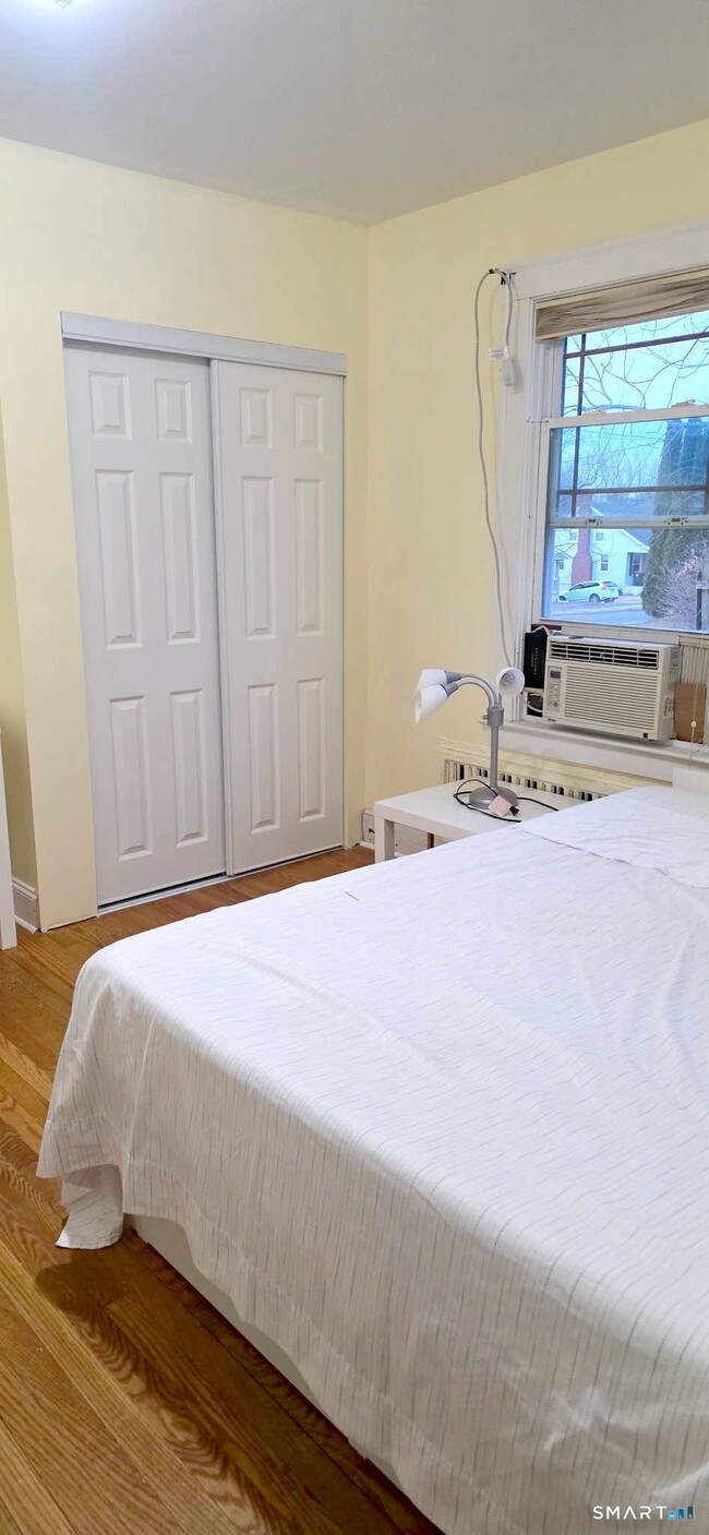 Building Photo - 324 Curtis St