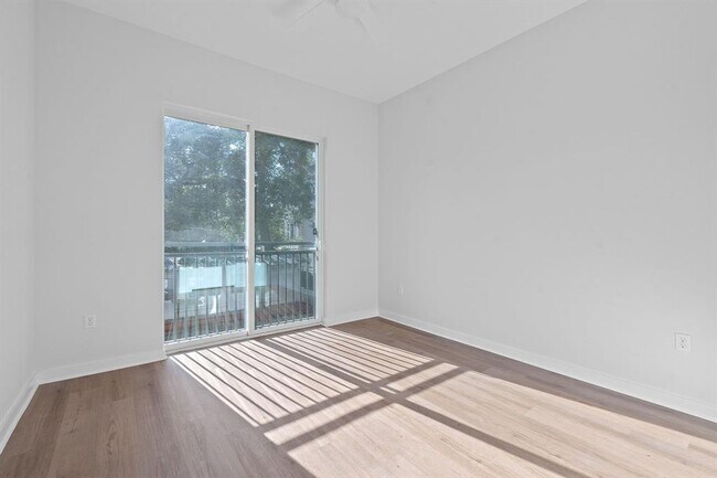 Building Photo - 1900 Barton Springs Rd
