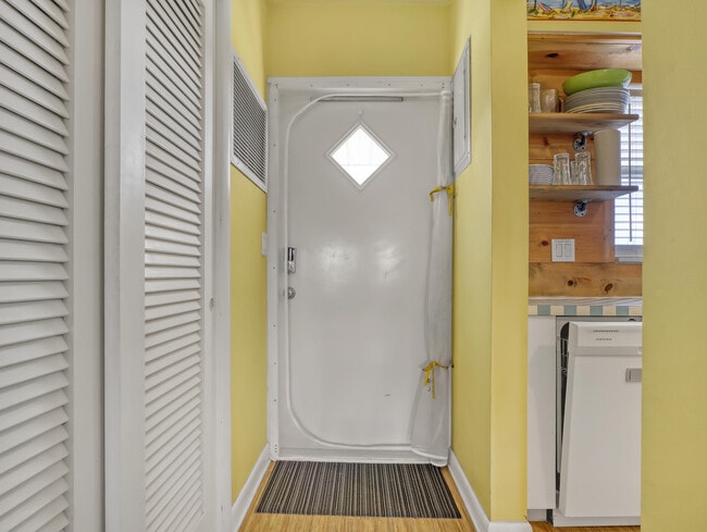 Building Photo - 2186 Jimmy Buffett Mem Hwy