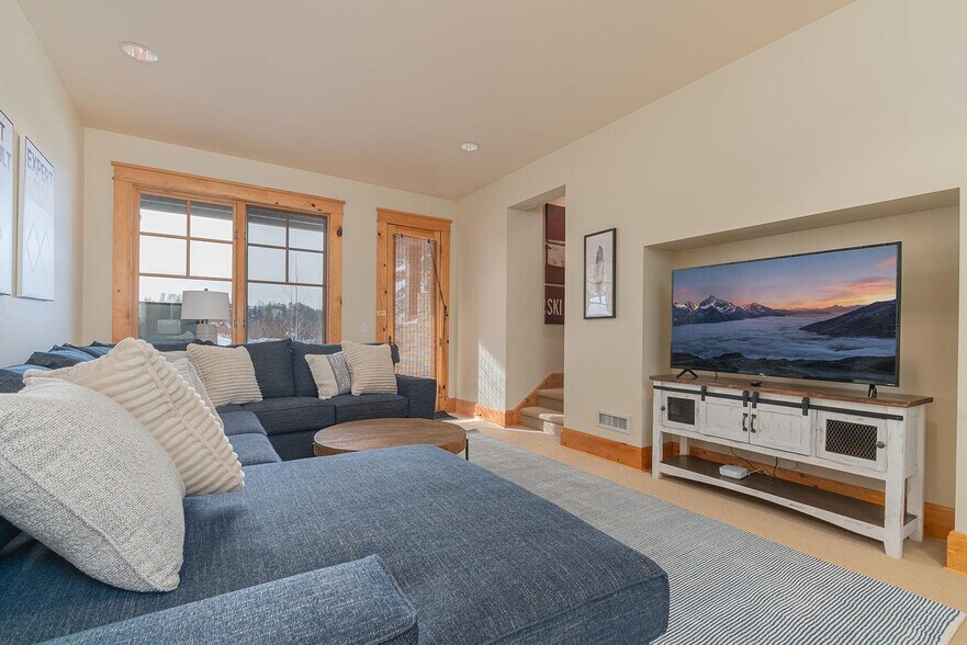 Building Photo - 215 Double Eagle Dr