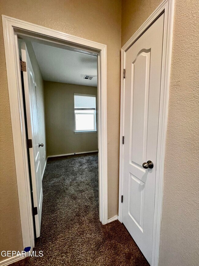 Building Photo - 14756 Boer Trail