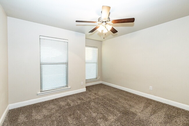 Building Photo - Beautiful & Spacious four bedroom in Bell Farms