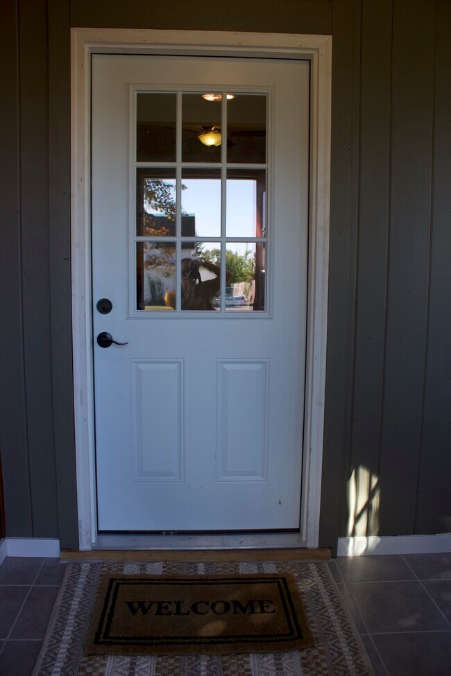 Porch Door - 120 1st St SE