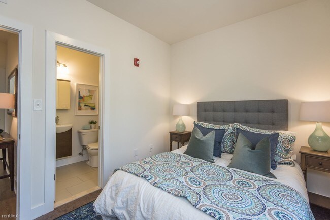 Building Photo - 3836 Spring Garden St