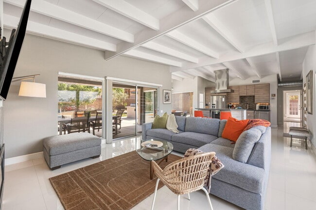 Building Photo - 73409 Little Bend Trail