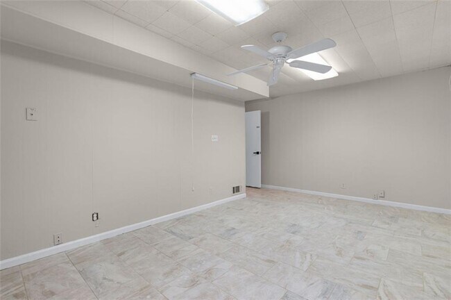 Building Photo - 2958 Harcourt Dr