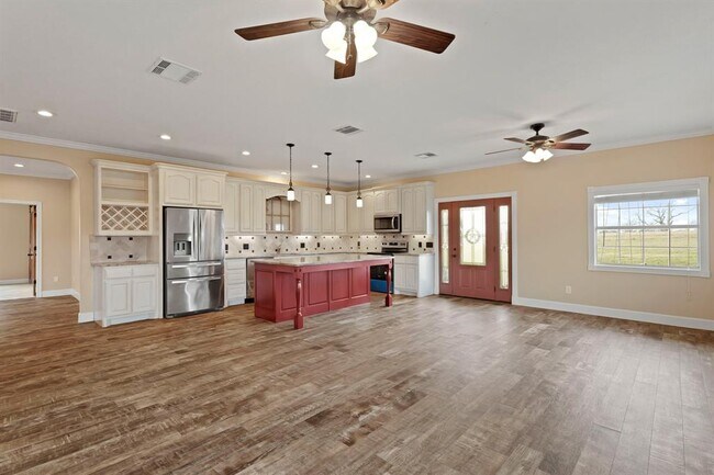 Building Photo - 35408 FM 1488