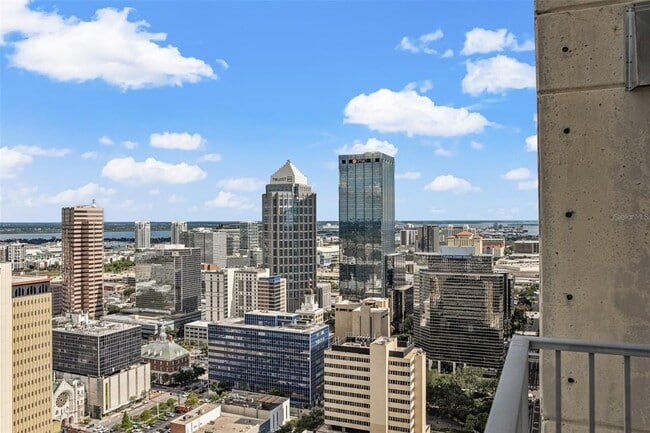 Building Photo - 777 N Ashley Dr