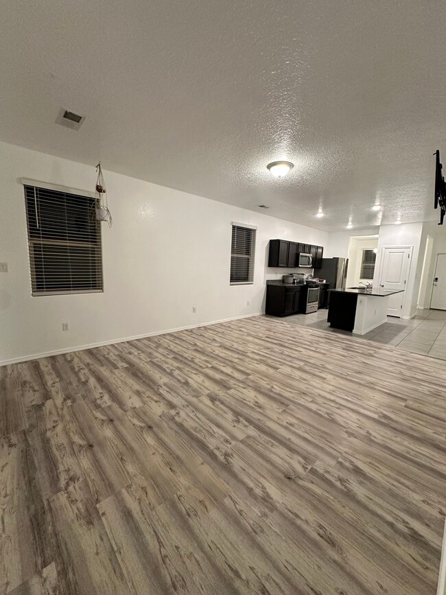 Building Photo - 1830 Goldenflare Loop NE