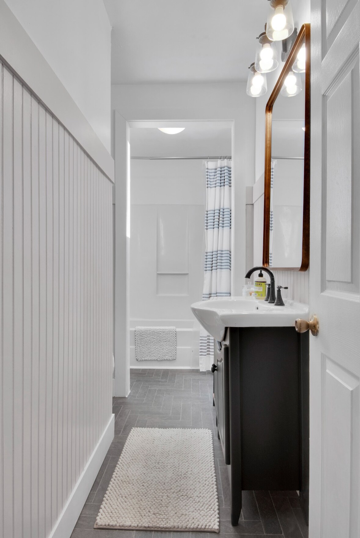 Building Photo - 9038 Henry Thoreau Rd