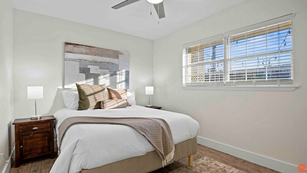 Building Photo - 209 Angelfish Ave.