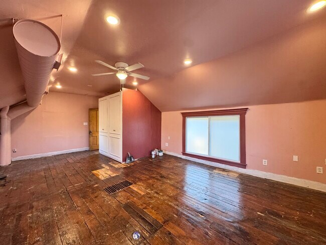 Building Photo - 1539 Madison Ave