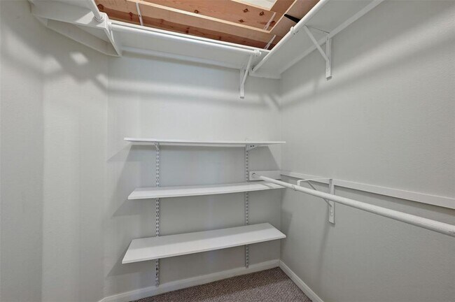 Building Photo - 2412 Allred Dr